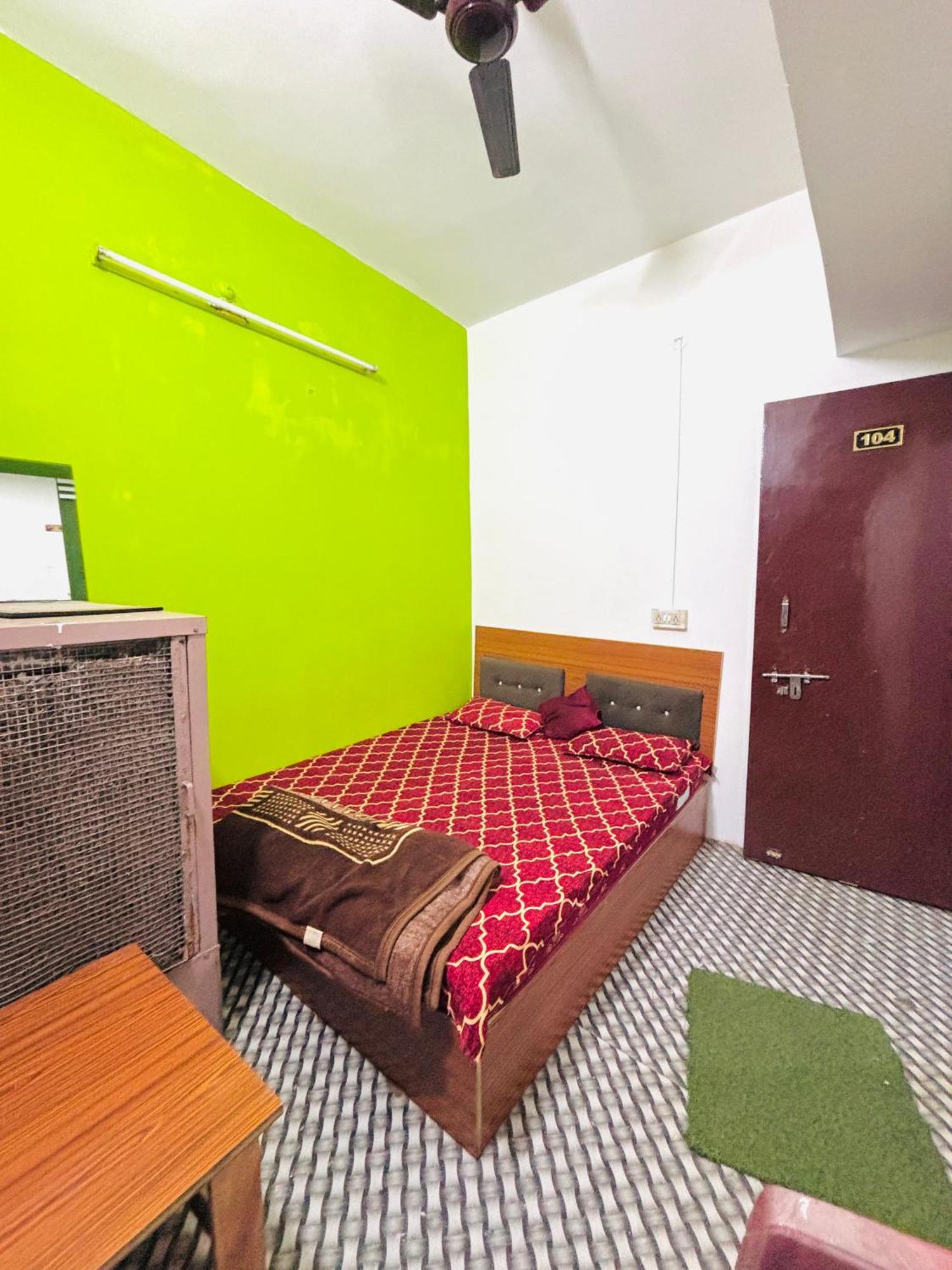 Shivalay Paying Guest House Варанасі Екстер'єр фото