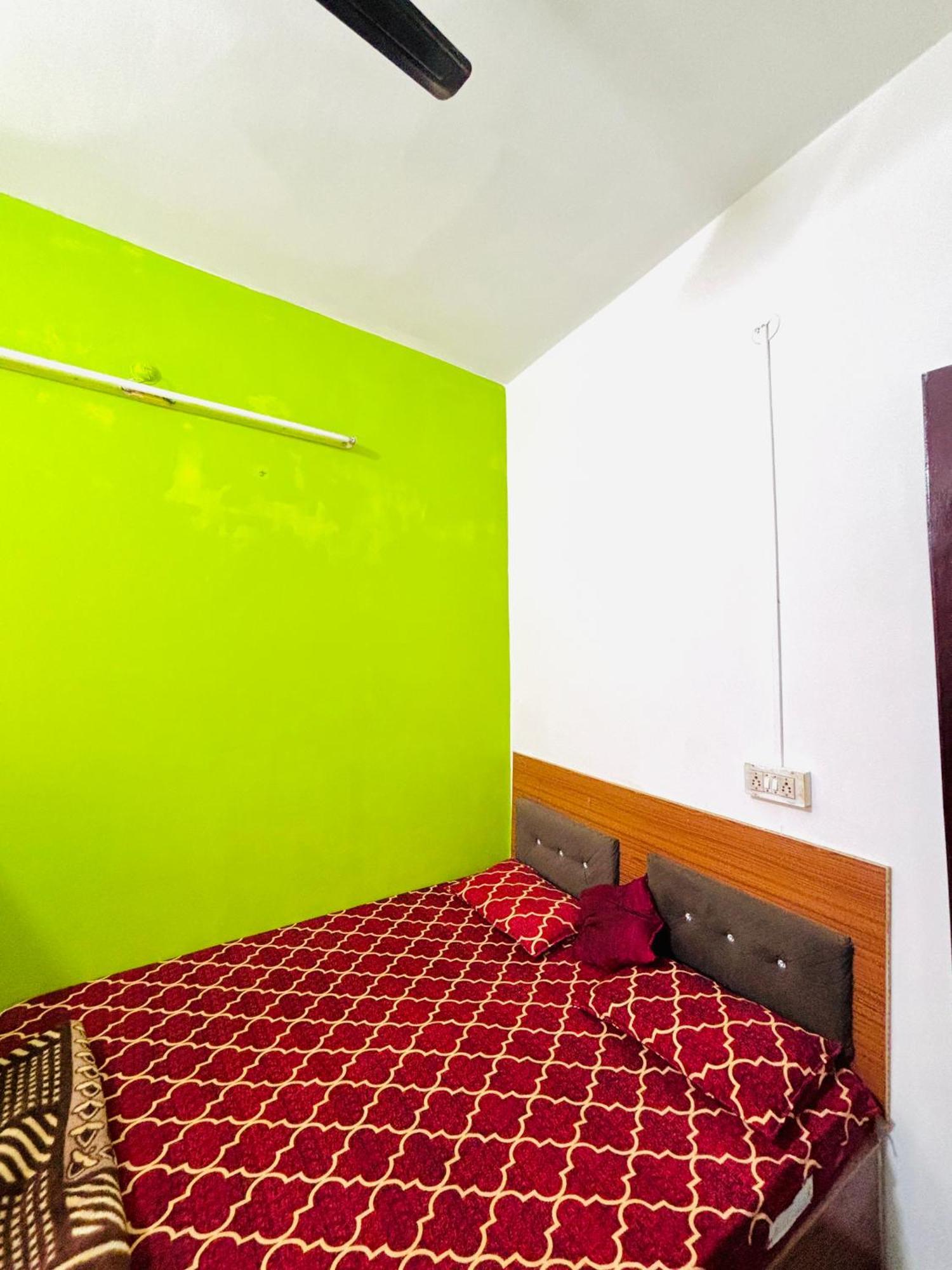 Shivalay Paying Guest House Варанасі Екстер'єр фото