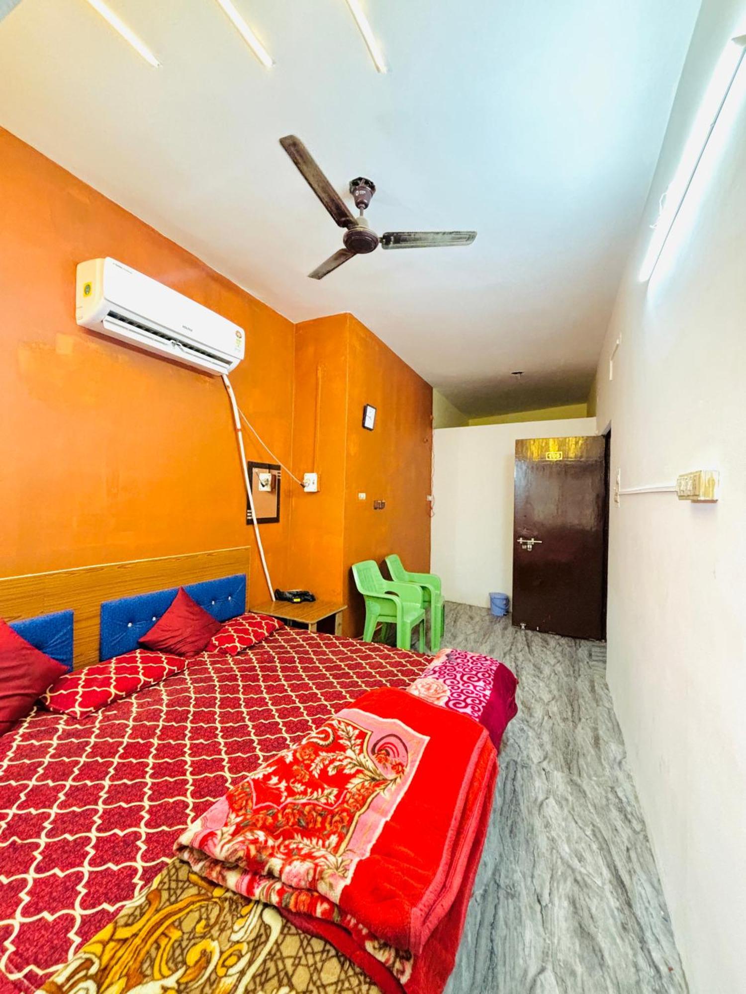 Shivalay Paying Guest House Варанасі Екстер'єр фото