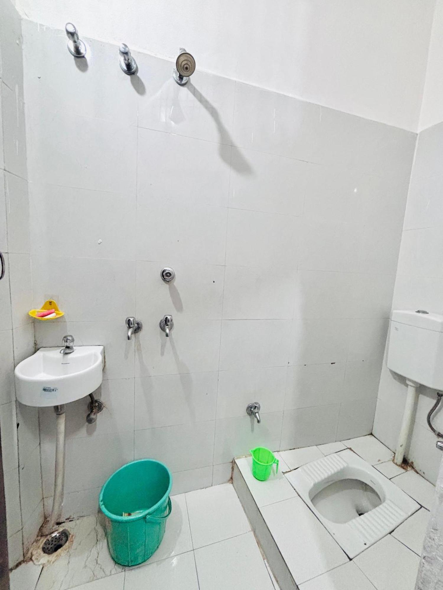 Shivalay Paying Guest House Варанасі Екстер'єр фото
